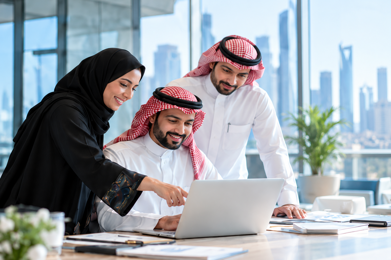 فريق استشاري يتعاون على تطوير التعليم والتدريب